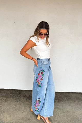 FLORAL EMBROIDERED JEANS